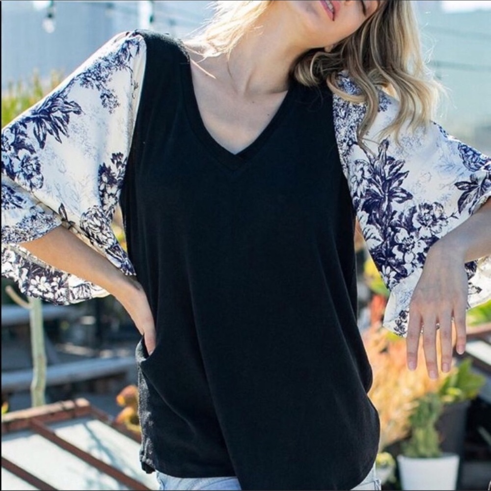 New!  Black Tunic Top W/Blue Contrast 3/4 Sleeves